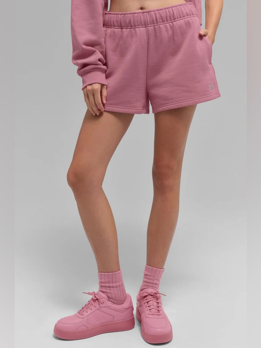 ALO YOGA | ✨NEW✨ Accolade Short in Pink Wild Rose - Picture 2 of 7